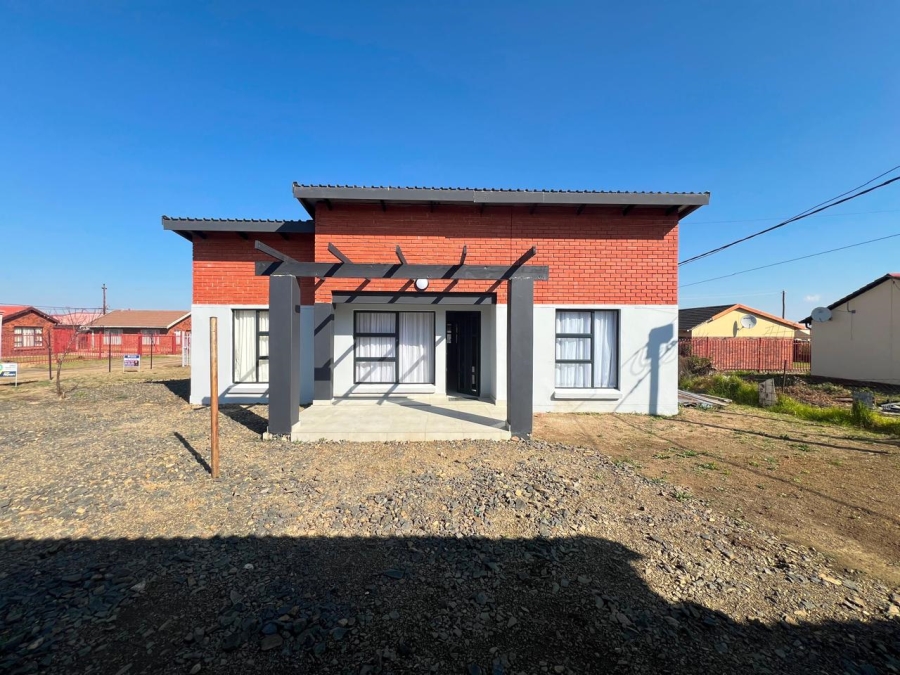 3 Bedroom Property for Sale in Selosesha Free State